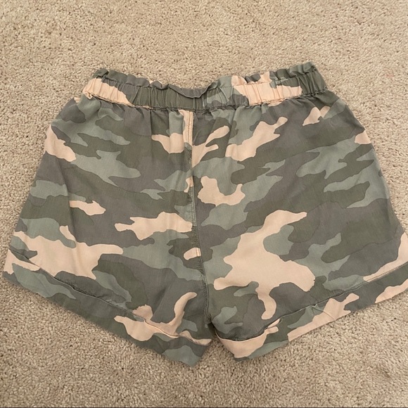 Aerie Camo Shorts Size Small - Picture 2 of 4